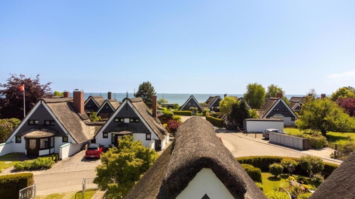 Am-Hohen-Ufer-Reetdach-Haus-Ocean-Breeze-136 Villa Großenbrode Dış mekan fotoğraf