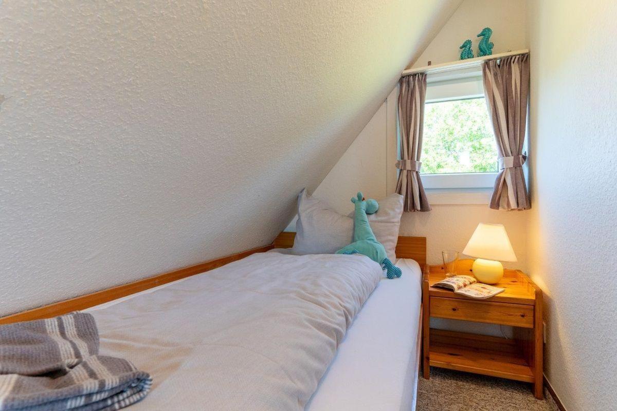 Am-Hohen-Ufer-Reetdach-Haus-Ocean-Breeze-136 Villa Großenbrode Dış mekan fotoğraf