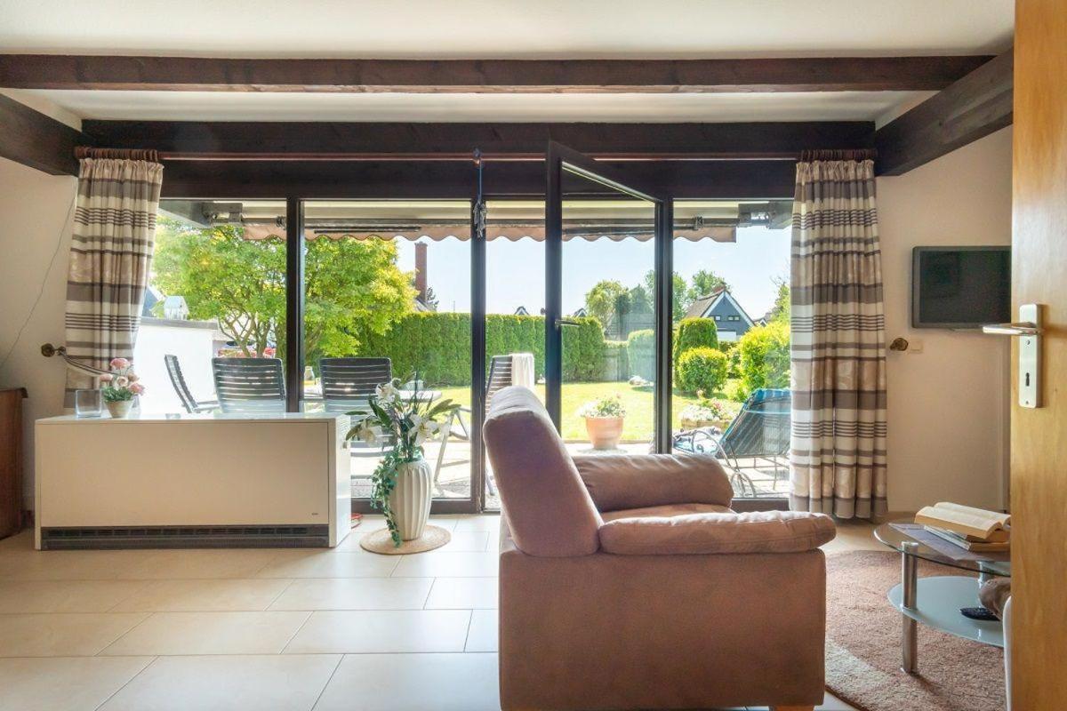 Am-Hohen-Ufer-Reetdach-Haus-Ocean-Breeze-136 Villa Großenbrode Dış mekan fotoğraf