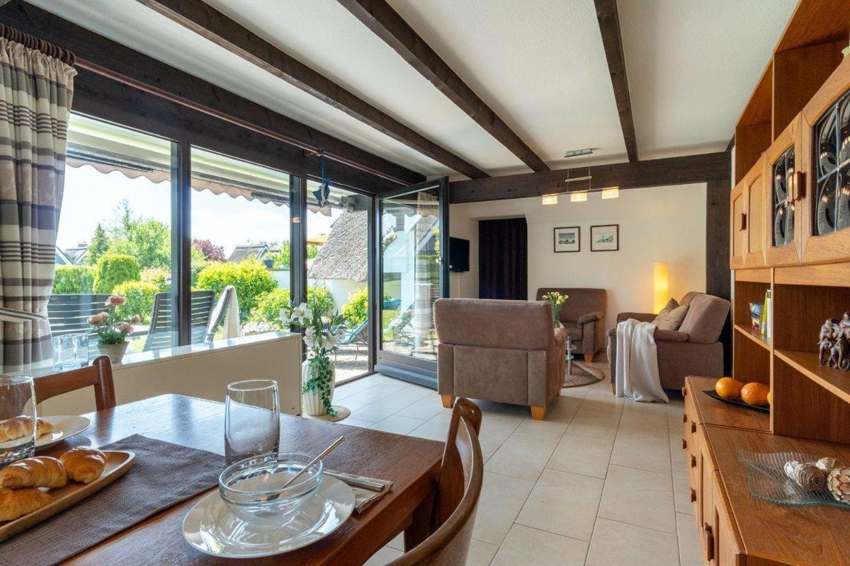 Am-Hohen-Ufer-Reetdach-Haus-Ocean-Breeze-136 Villa Großenbrode Dış mekan fotoğraf