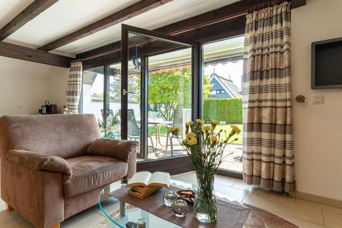 Am-Hohen-Ufer-Reetdach-Haus-Ocean-Breeze-136 Villa Großenbrode Dış mekan fotoğraf