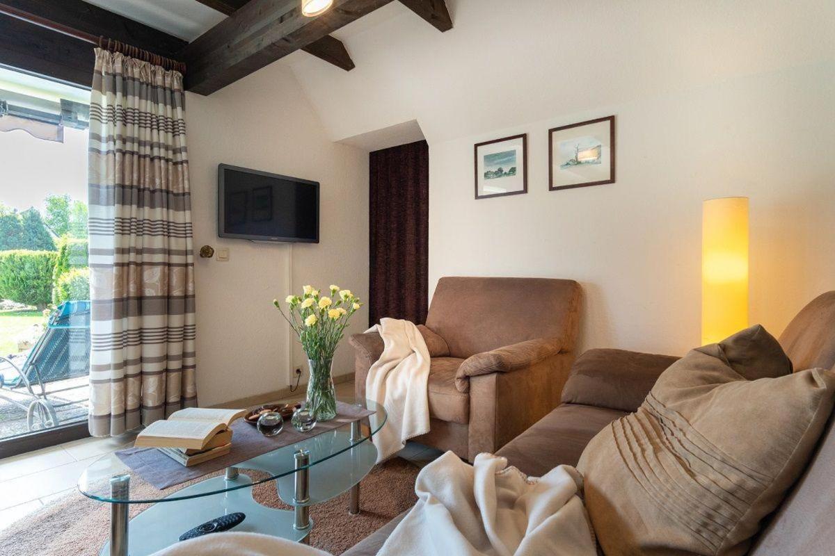 Am-Hohen-Ufer-Reetdach-Haus-Ocean-Breeze-136 Villa Großenbrode Dış mekan fotoğraf